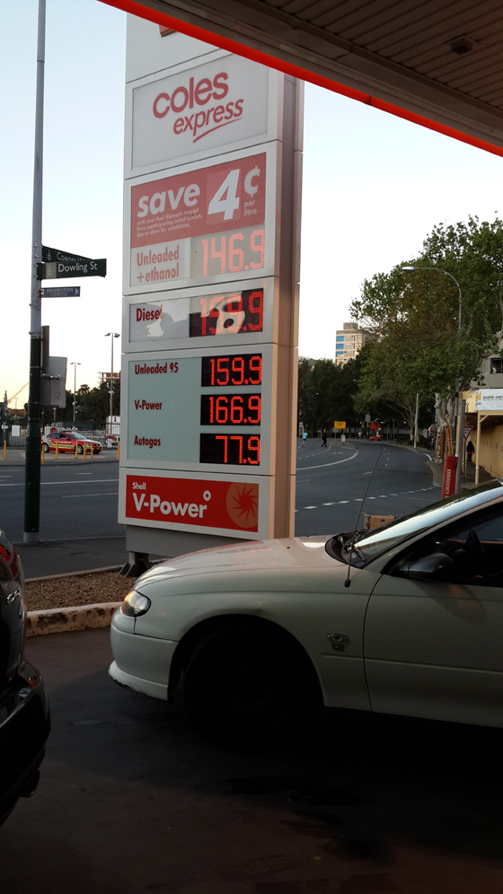 Hidly LED Oil Price Signs in Montreal